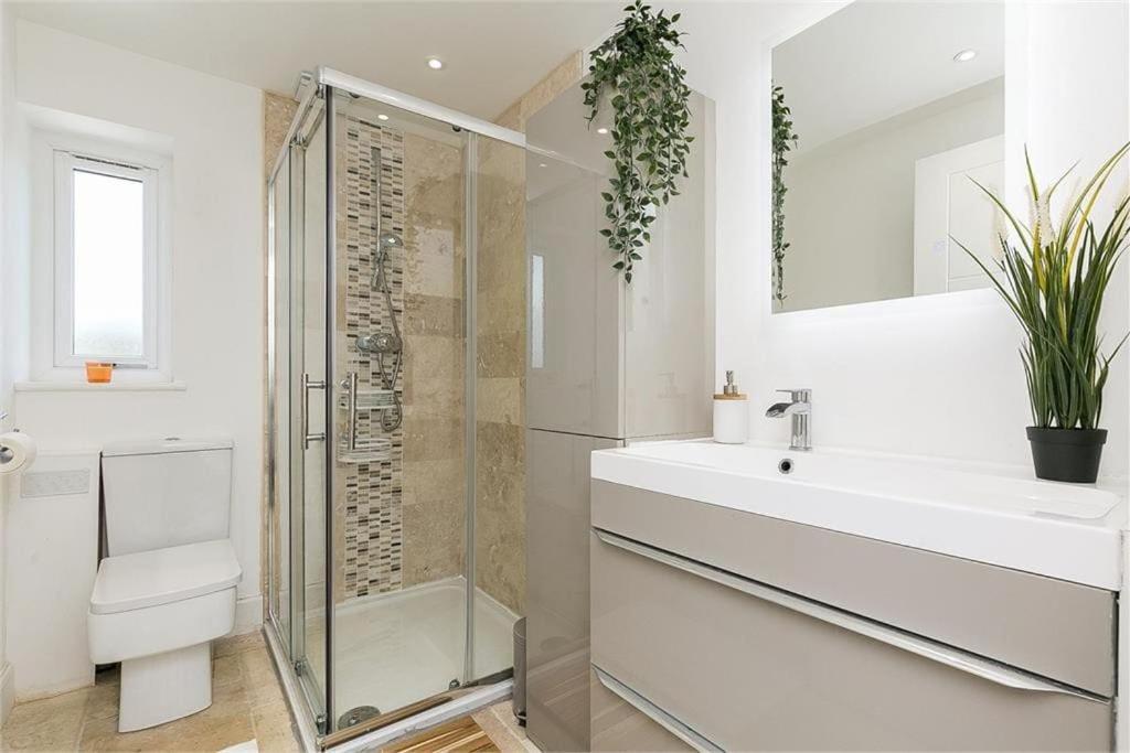 Dreghorn House 4 Bedrooms 3 Toilets 3 Reception Free Parking 233 Mbp Wifi Edinburgh Bagian luar foto
